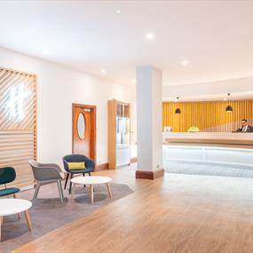 Holiday Inn Leicester City Reception