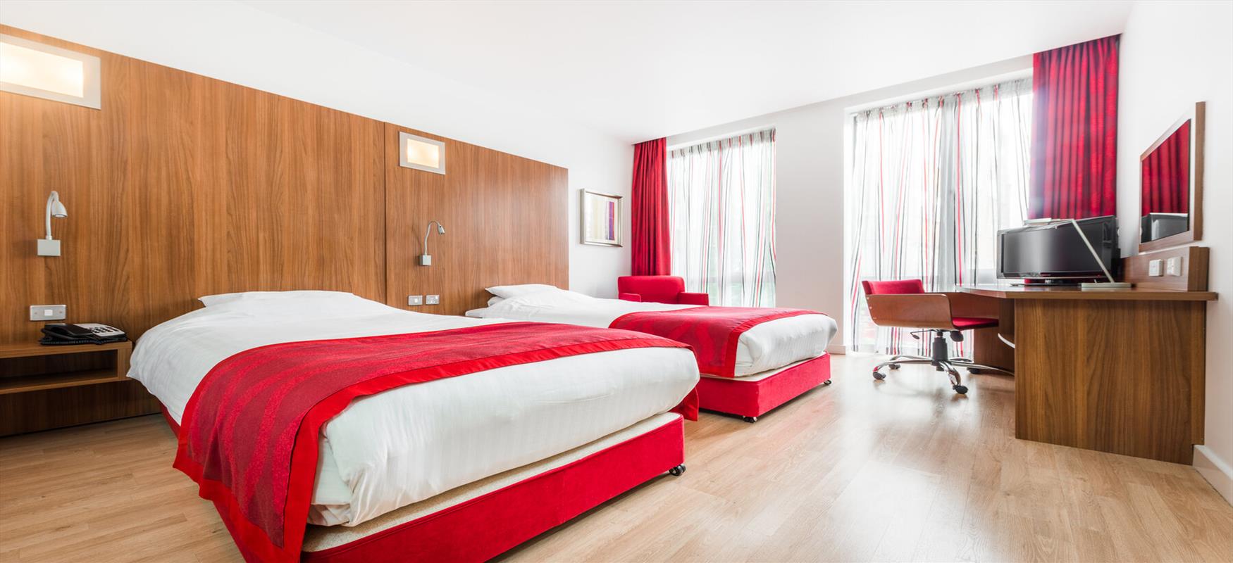 Ramada Encore by Wyndham Leicester Bedroom